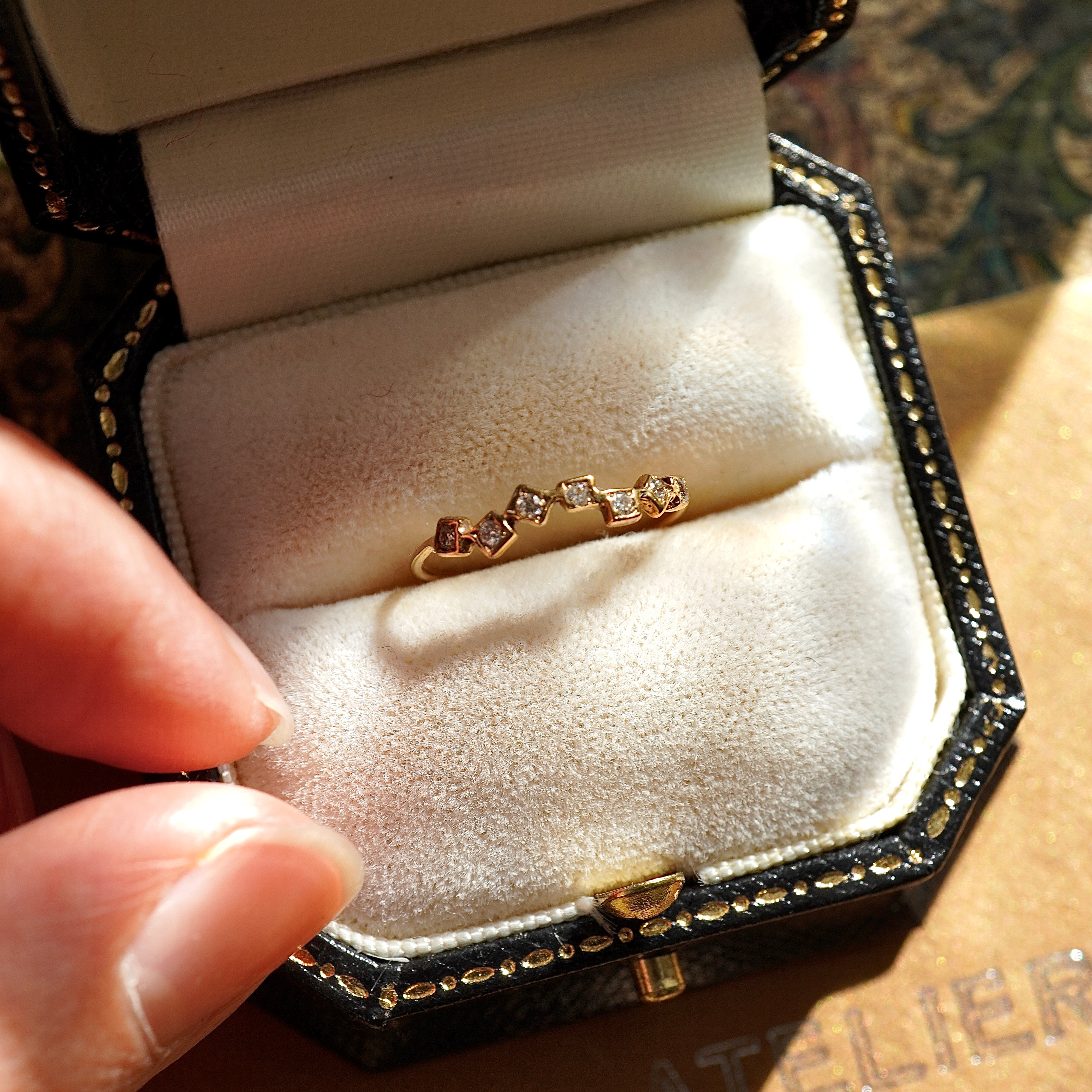 Square diamond line ring [SHAFCA] – K1820 ATELIER